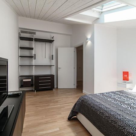 Attic 64 - The House Of Travelers Apartment Como Ngoại thất bức ảnh