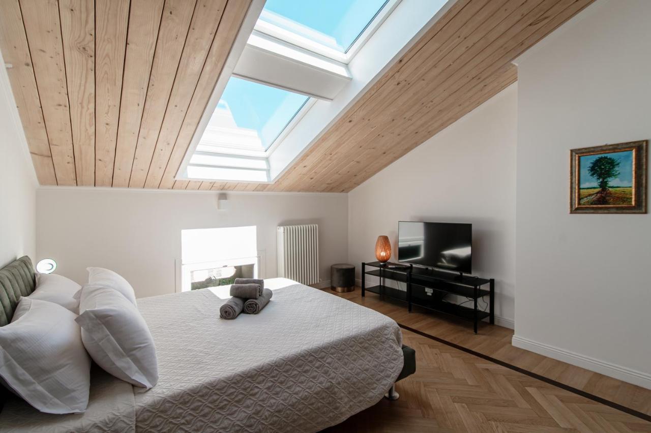 Attic 64 - The House Of Travelers Apartment Como Ngoại thất bức ảnh